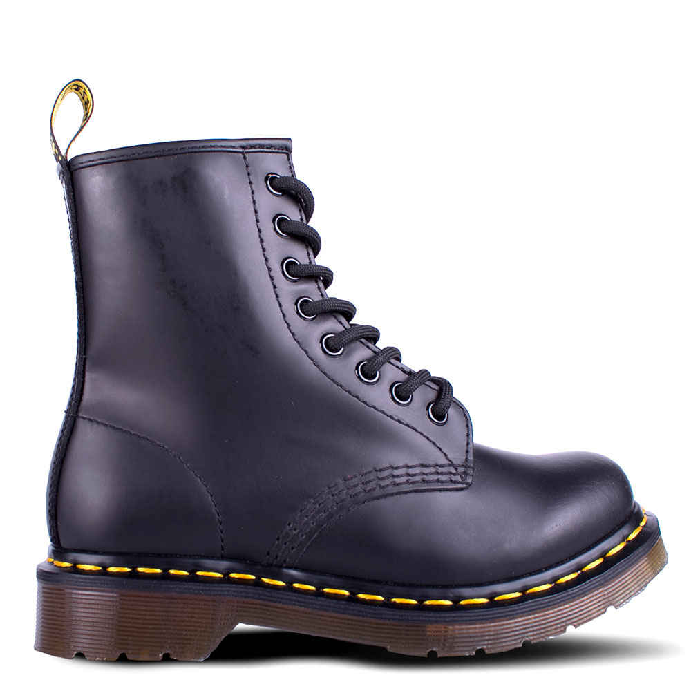 Dr marten's. Мартинсы 1460. Доктор Мартинс ботинки. Dr Martens 1460. Ботинки доктор Мартенс.